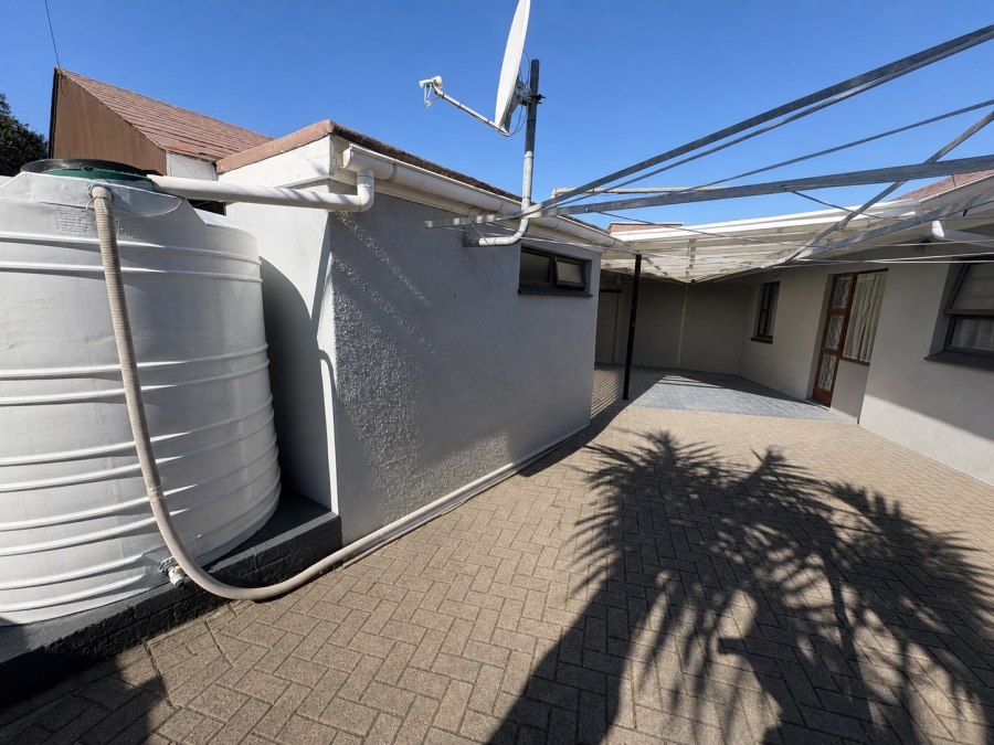 4 Bedroom Property for Sale in Nahoon Beach Eastern Cape
